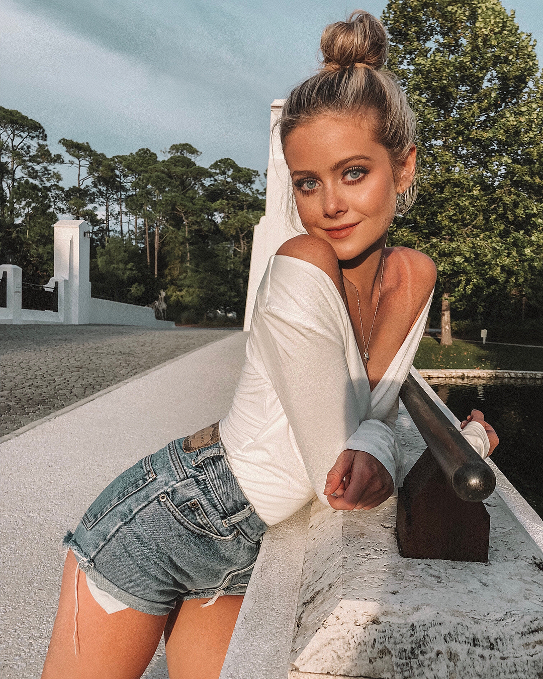 Hannah Godwin Photos