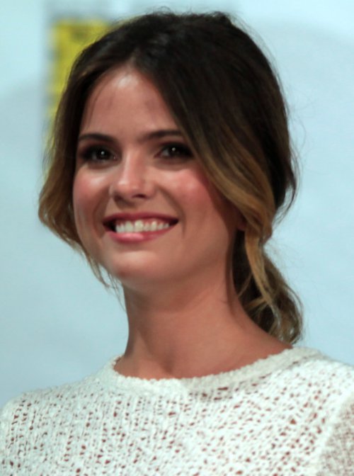 Shelley Hennig