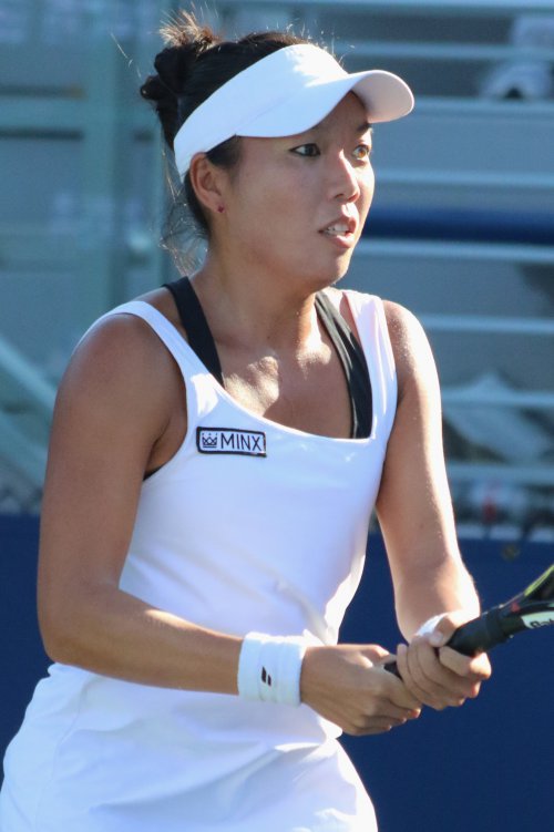 Vania King